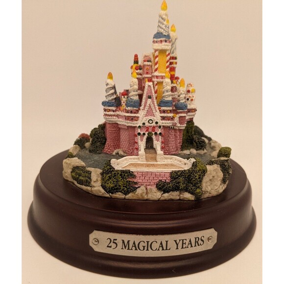 Walt Disney 25 Magical Years 1971-1996 Cinderella Castle Rare Figurine